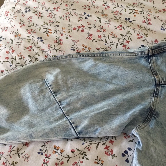 H&M TREND Oversized Snowflake Wash Denim Jacket - Picture 9 of 16